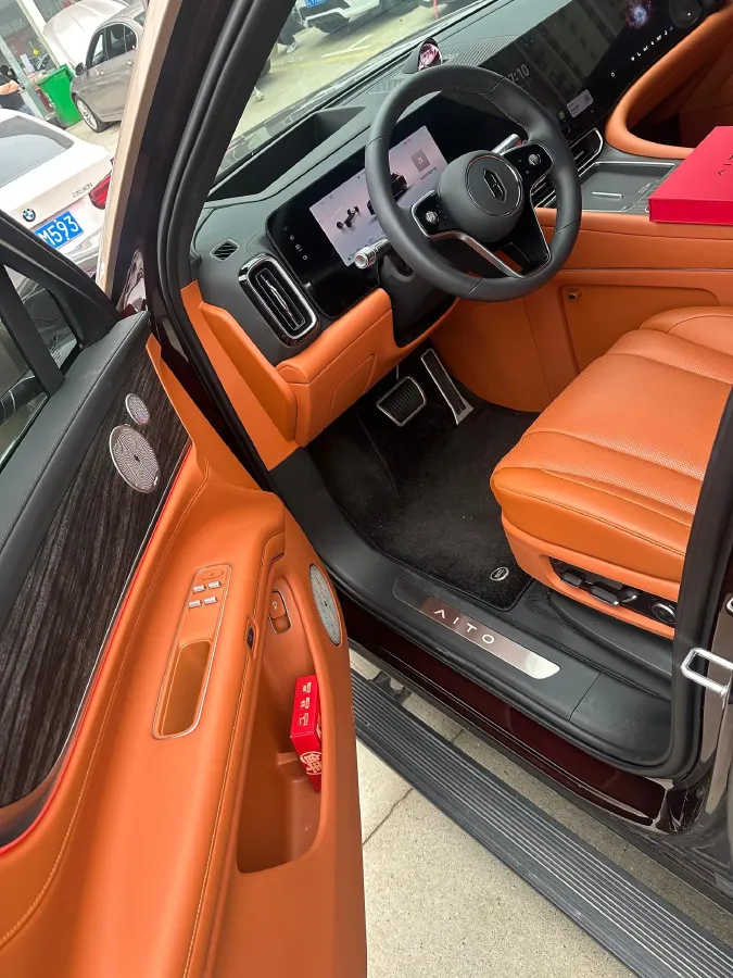 2025 AITO AITO M9 REEV 160HP REEV 52KWH,autocango,china used car exporter,china ev exporter,chinese used car exporter,chinese used ev exporter