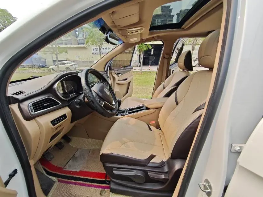 2017 BaoJun 730 1.5T 150HP L4 6MT,autocango,china used car exporter,china ev exporter,chinese used car exporter,chinese used ev exporter