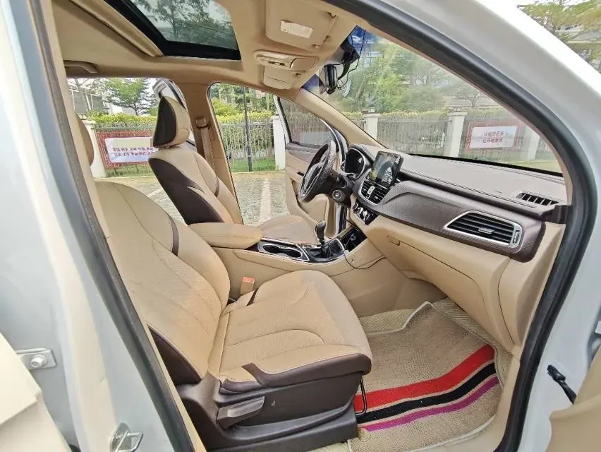 2017 BaoJun 730 1.5T 150HP L4 6MT,autocango,china used car exporter,china ev exporter,chinese used car exporter,chinese used ev exporter