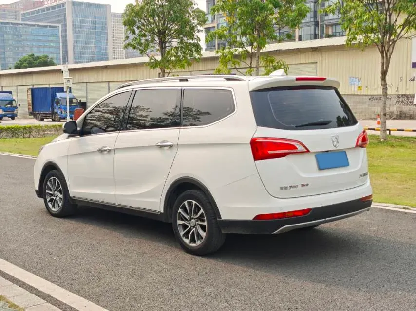 2017 BaoJun 730 1.5T 150HP L4 6MT,autocango,china used car exporter,china ev exporter,chinese used car exporter,chinese used ev exporter