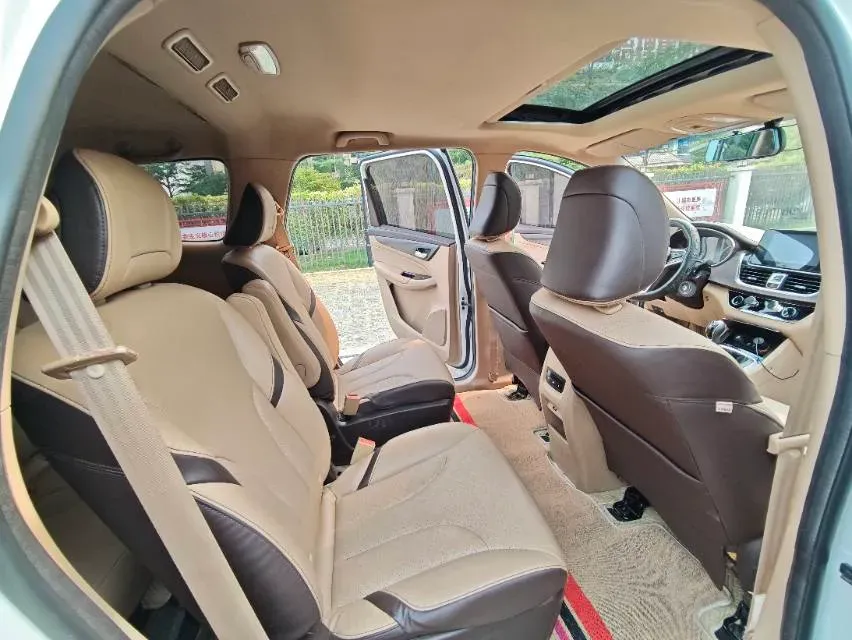 2017 BaoJun 730 1.5T 150HP L4 6MT,autocango,china used car exporter,china ev exporter,chinese used car exporter,chinese used ev exporter