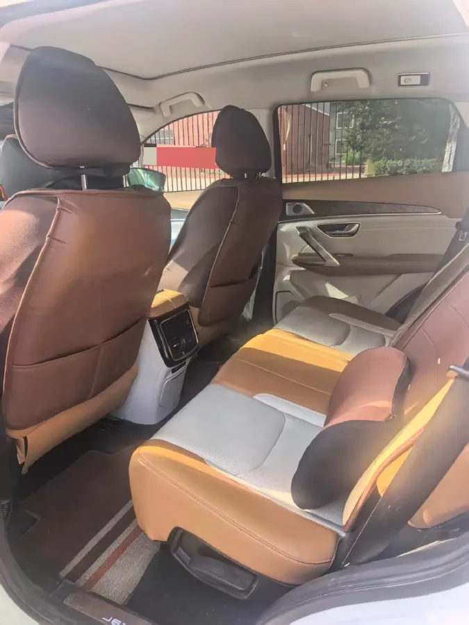 2021 Jetour X70 Plus 1.6T 197HP L4 7DCT,autocango,china used car exporter,china ev exporter,chinese used car exporter,chinese used ev exporter