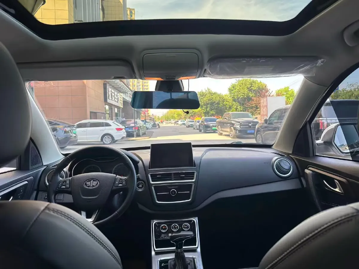 2019 Bestune X40 1.6L 114HP L4 6AT,autocango,china used car exporter,china ev exporter,chinese used car exporter,chinese used ev exporter