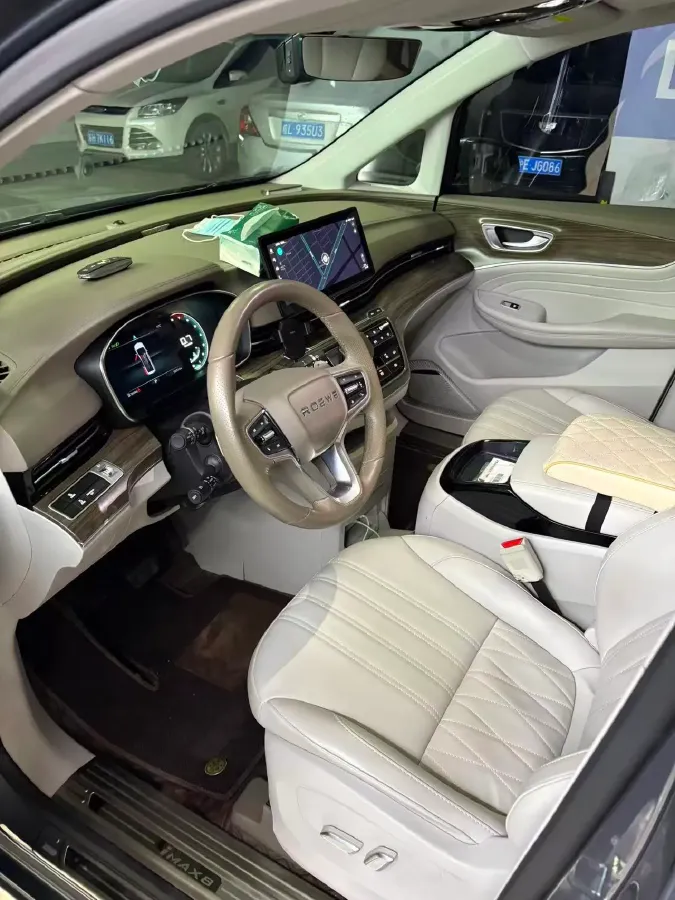 2023 Roewe iMAX8 2.0T 234HP L4 8AT,autocango,china used car exporter,china ev exporter,chinese used car exporter,chinese used ev exporter