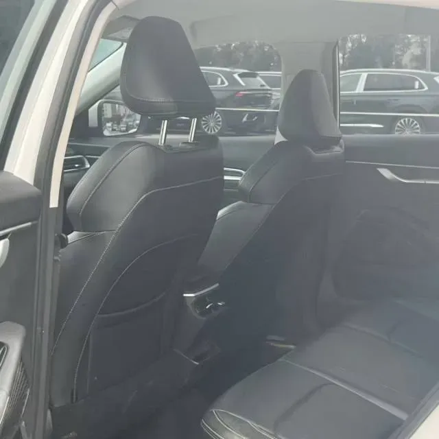 2025 Geely Emgrand 1.5L 127HP L4 CVT,autocango,china used car exporter,china ev exporter,chinese used car exporter,chinese used ev exporter