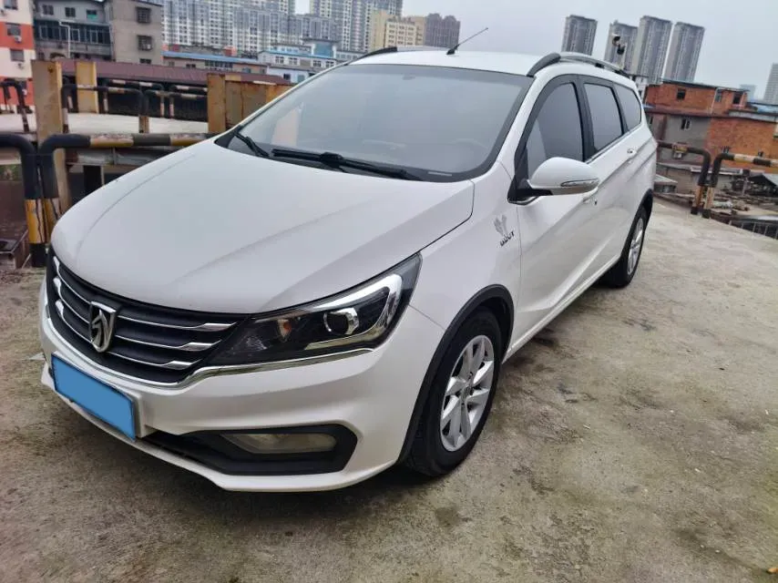 2017 BaoJun 310W 1.5L 112HP L4 6MT,autocango,china used car exporter,china ev exporter,chinese used car exporter,chinese used ev exporter