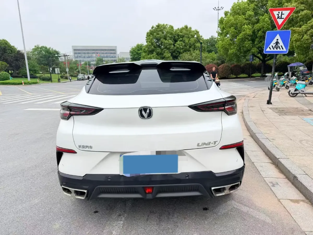 2023 ChangAn UNI-T 1.5T 188HP L4 7DCT,autocango,china used car exporter,china ev exporter,chinese used car exporter,chinese used ev exporter