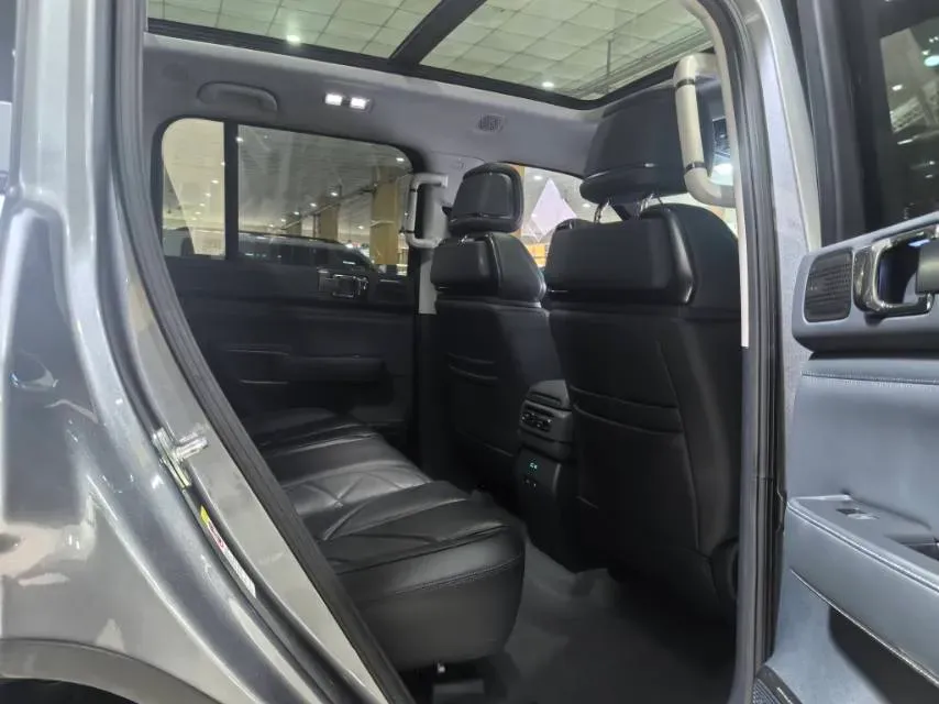 2023 FangChengBao Bao 5 1.5T 194HP L4 E-CVT PHEV 31.8KWH,autocango,china used car exporter,china ev exporter,chinese used car exporter,chinese used ev exporter