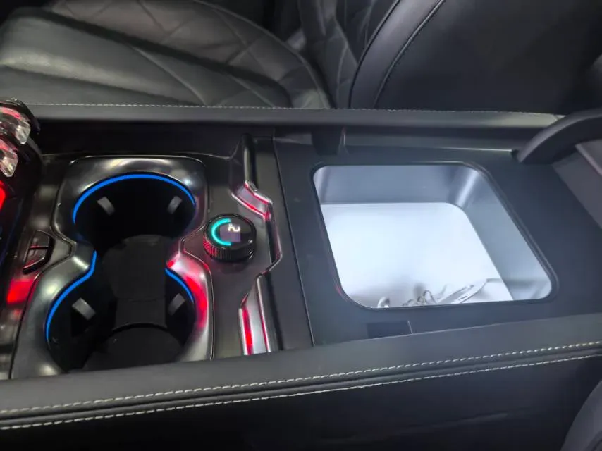 2023 FangChengBao Bao 5 1.5T 194HP L4 E-CVT PHEV 31.8KWH,autocango,china used car exporter,china ev exporter,chinese used car exporter,chinese used ev exporter