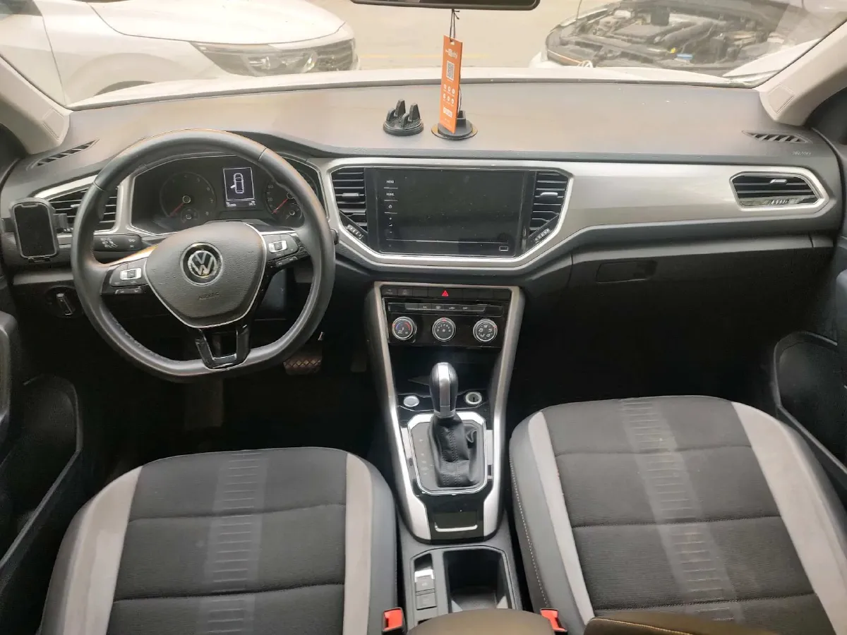 2022 Volkswagen T-Roc 1.4T 150HP L4 7DCT,autocango,china used car exporter,china ev exporter,chinese used car exporter,chinese used ev exporter