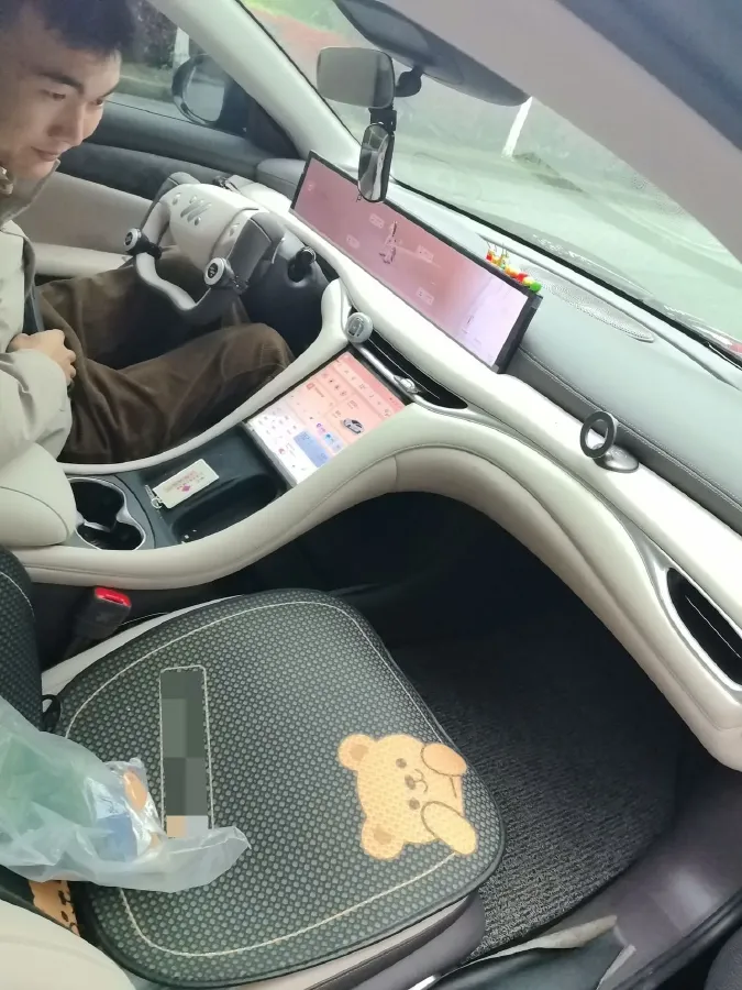 2024 IM L6 BEV 75KWH,autocango,china used car exporter,china ev exporter,chinese used car exporter,chinese used ev exporter