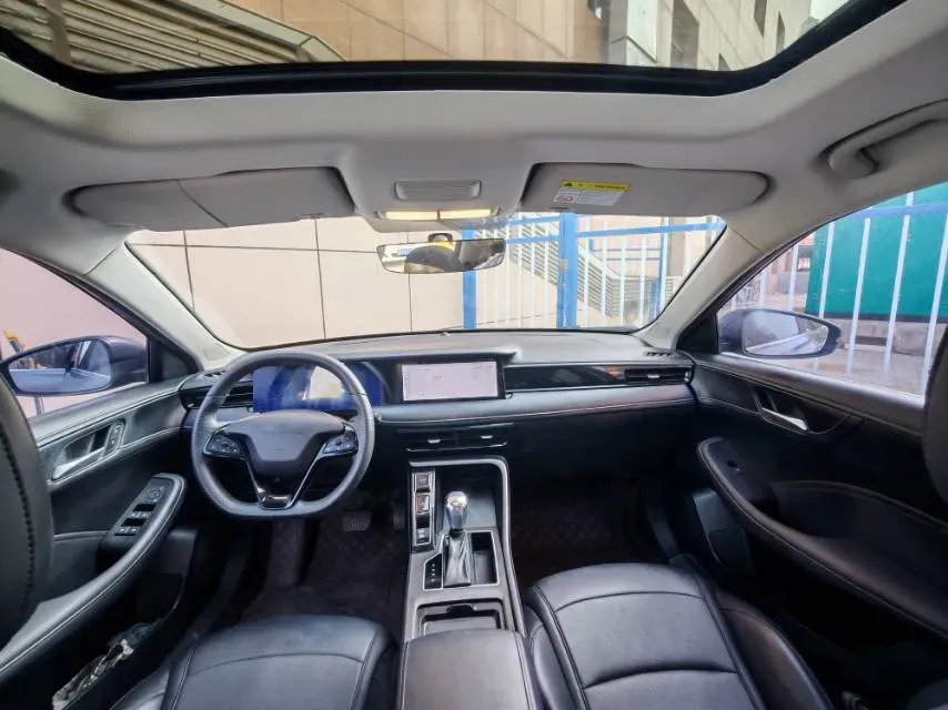 2024 Roewe i5 1.5L 129HP L4 CVT,autocango,china used car exporter,china ev exporter,chinese used car exporter,chinese used ev exporter