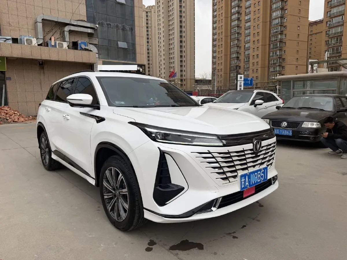 2023 ChangAn CS75 Plus 1.5T 188HP L4 8AT,autocango,china used car exporter,china ev exporter,chinese used car exporter,chinese used ev exporter