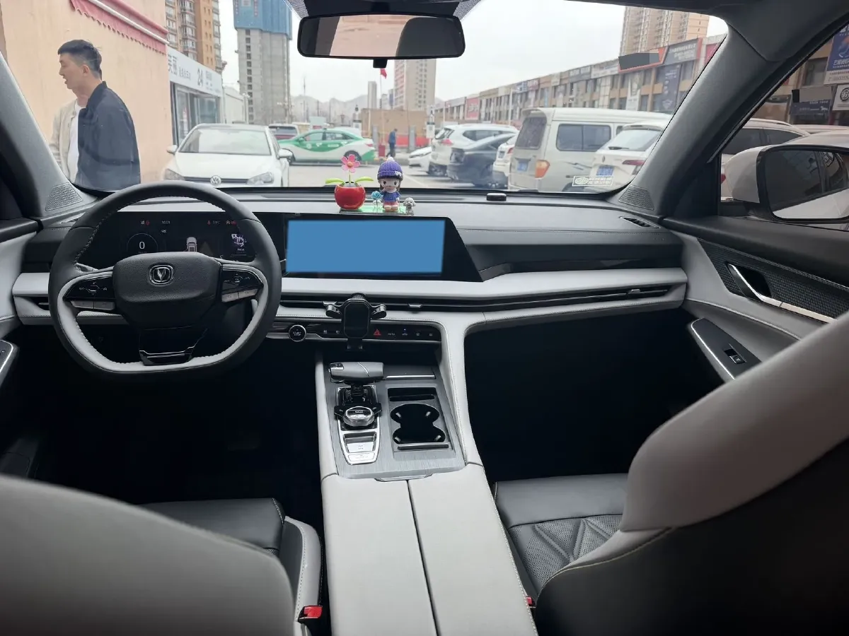 2023 ChangAn CS75 Plus 1.5T 188HP L4 8AT,autocango,china used car exporter,china ev exporter,chinese used car exporter,chinese used ev exporter