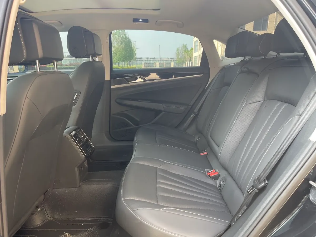 2025 Volkswagen Passat 2.0T 220HP L4 7DCT,autocango,china used car exporter,china ev exporter,chinese used car exporter,chinese used ev exporter