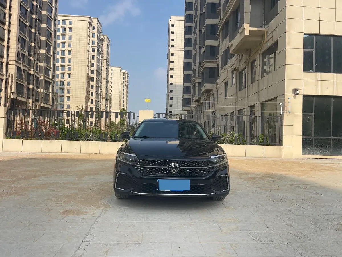 2025 Volkswagen Passat 2.0T 220HP L4 7DCT,autocango,china used car exporter,china ev exporter,chinese used car exporter,chinese used ev exporter