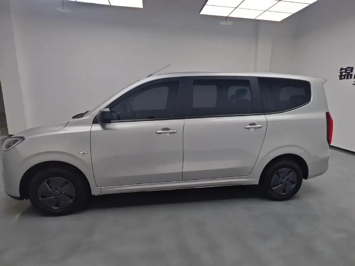 2025 WuLing HongGuang New Energy REEV 99HP REEV,autocango,china used car exporter,china ev exporter,chinese used car exporter,chinese used ev exporter