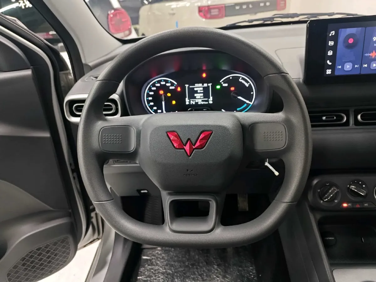 2025 WuLing HongGuang New Energy REEV 99HP REEV,autocango,china used car exporter,china ev exporter,chinese used car exporter,chinese used ev exporter