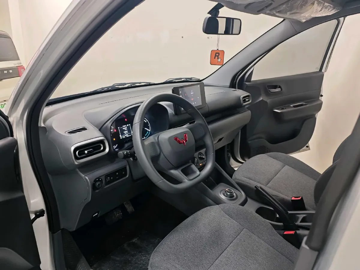 2025 WuLing HongGuang New Energy REEV 99HP REEV,autocango,china used car exporter,china ev exporter,chinese used car exporter,chinese used ev exporter