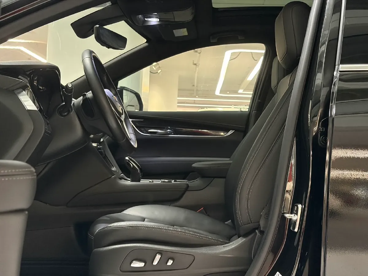 2020 Cadillac XT5 2.0T 237HP L4 9AT,autocango,china used car exporter,china ev exporter,chinese used car exporter,chinese used ev exporter