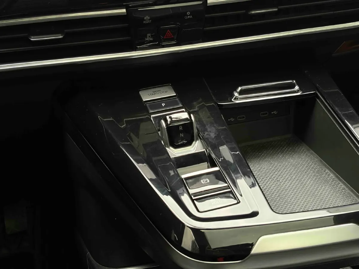 2021 Volkswagen Talagon 2.0T 186HP L4 7DCT,autocango,china used car exporter,china ev exporter,chinese used car exporter,chinese used ev exporter