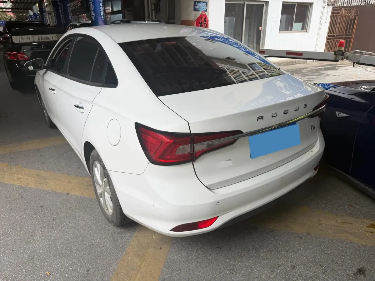 2020 Roewe i5 1.5L 120HP L4 CVT,autocango,china used car exporter,china ev exporter,chinese used car exporter,chinese used ev exporter