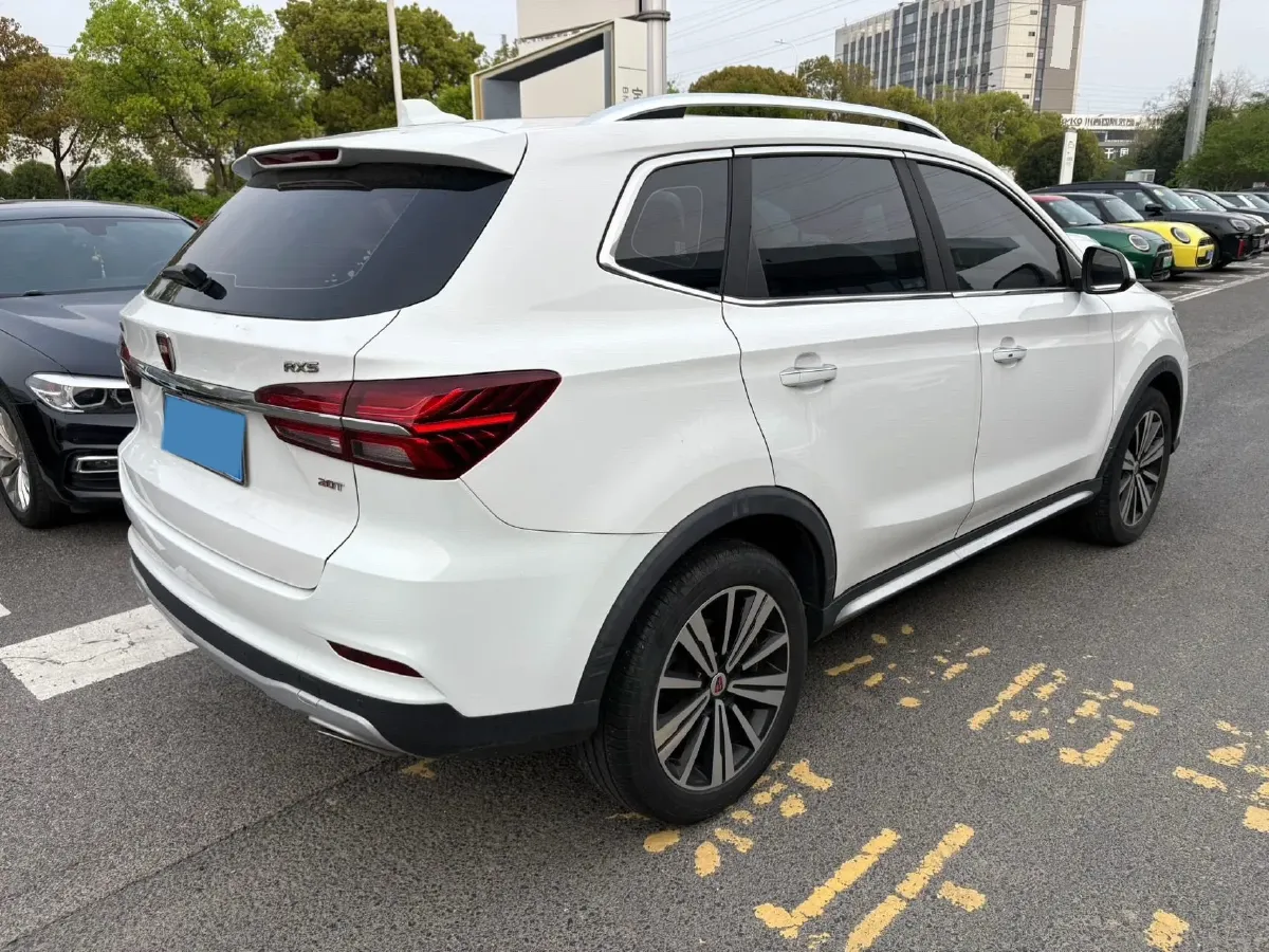 2019 Roewe i6 1.5T 169HP L4 7DCT,autocango,china used car exporter,china ev exporter,chinese used car exporter,chinese used ev exporter