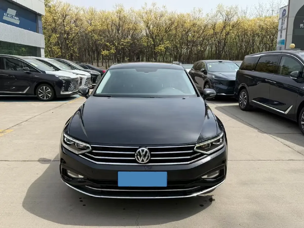 2020 Volkswagen Magotan 2.0T 186HP L4 7DCT,autocango,china used car exporter,china ev exporter,chinese used car exporter,chinese used ev exporter