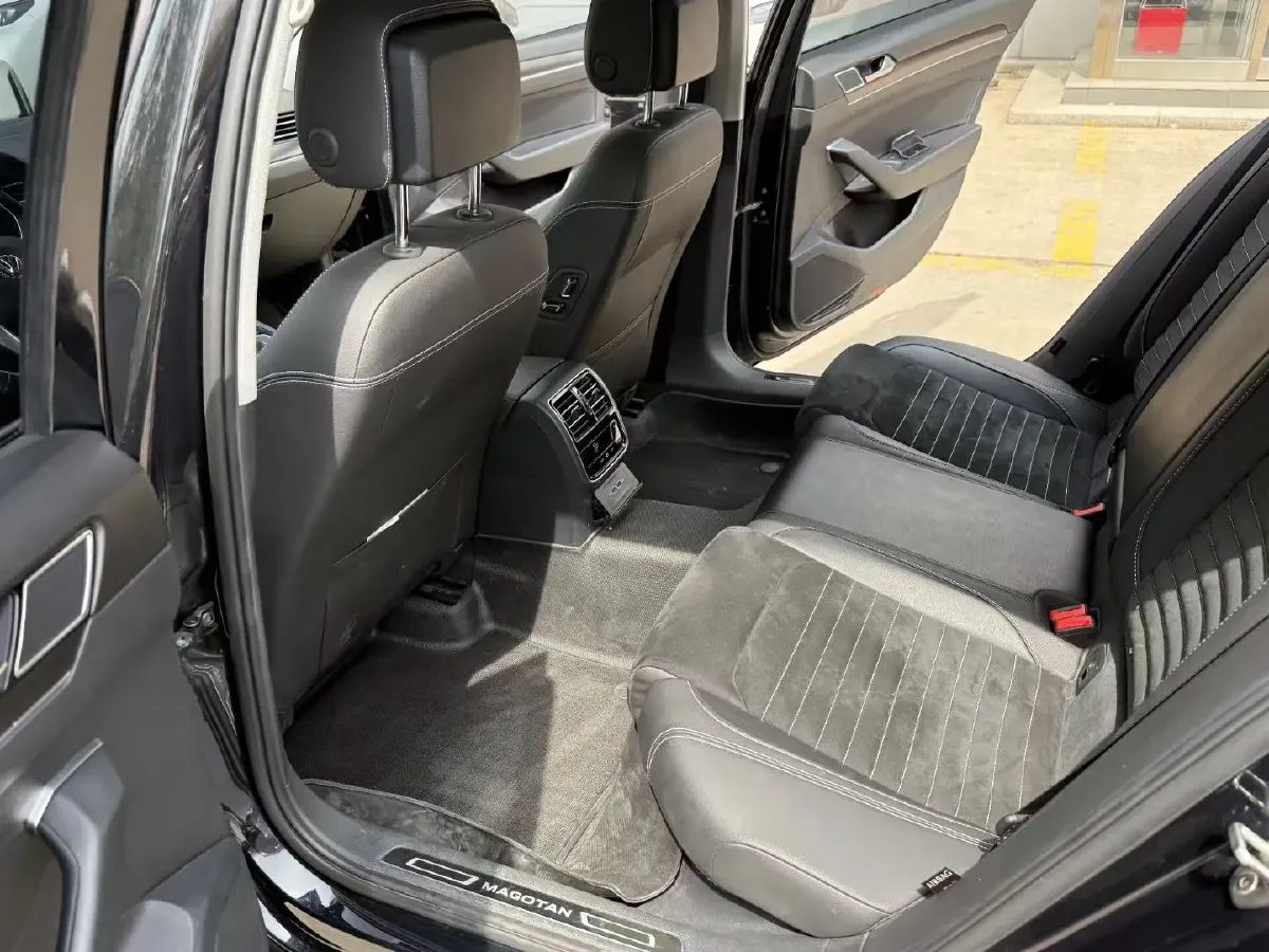 2020 Volkswagen Magotan 2.0T 186HP L4 7DCT,autocango,china used car exporter,china ev exporter,chinese used car exporter,chinese used ev exporter