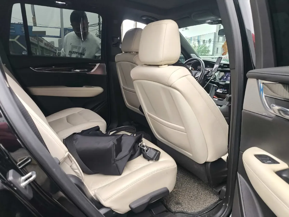 2020 Cadillac XT6 2.0T 241HP L4 9AT,autocango,china used car exporter,china ev exporter,chinese used car exporter,chinese used ev exporter