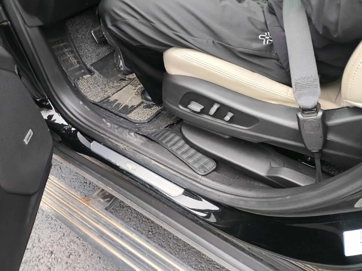 2020 Cadillac XT6 2.0T 241HP L4 9AT,autocango,china used car exporter,china ev exporter,chinese used car exporter,chinese used ev exporter