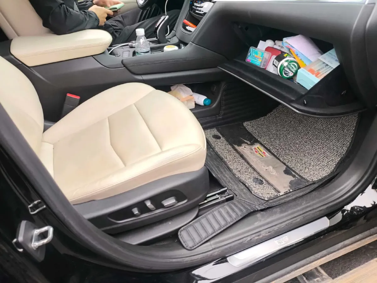 2020 Cadillac XT6 2.0T 241HP L4 9AT,autocango,china used car exporter,china ev exporter,chinese used car exporter,chinese used ev exporter