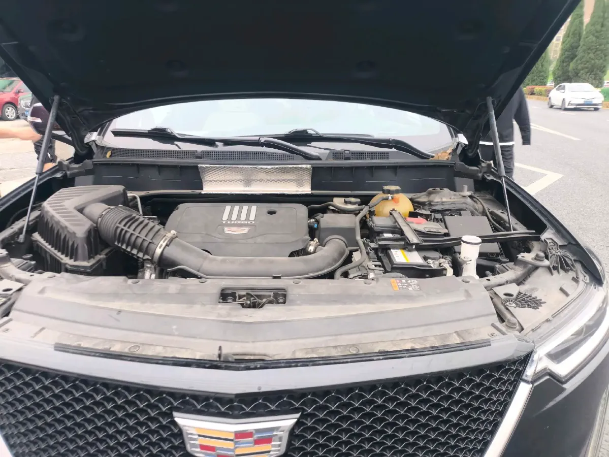 2020 Cadillac XT6 2.0T 241HP L4 9AT,autocango,china used car exporter,china ev exporter,chinese used car exporter,chinese used ev exporter