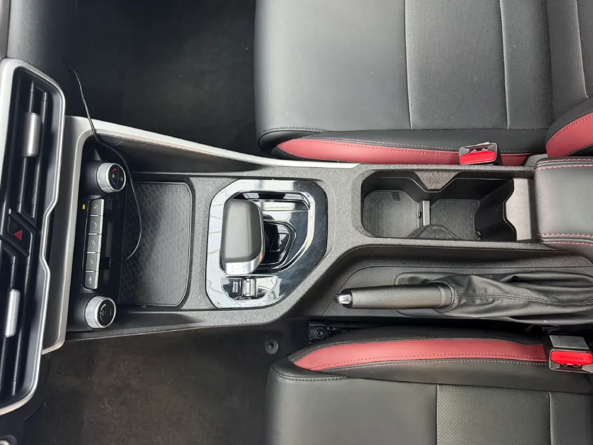 2021 Geely Coolray 1.4T 141HP L4 6DCT,autocango,china used car exporter,china ev exporter,chinese used car exporter,chinese used ev exporter