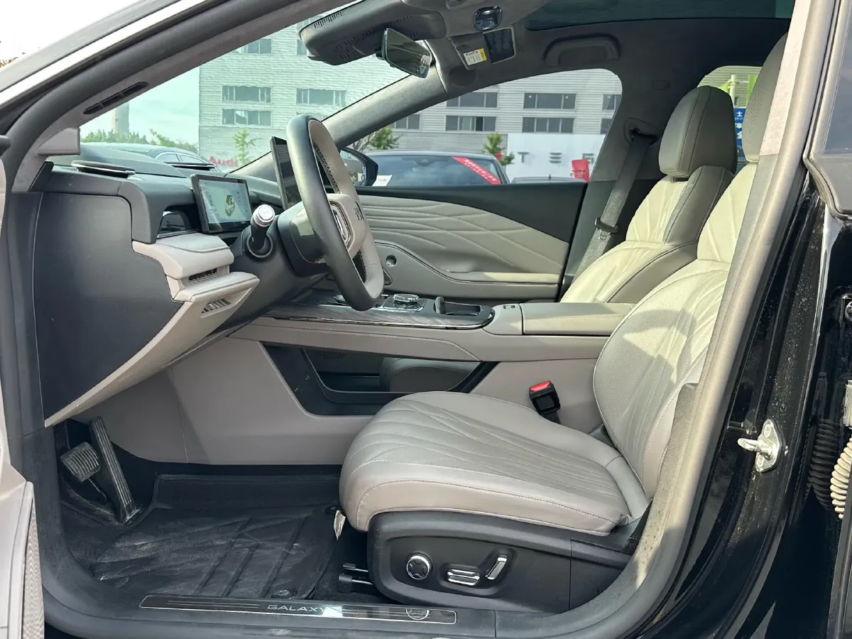 2025 Geely Galaxy Starshine 8 1.5T 163HP L4 3DHT PHEV 27.69KWH,autocango,china used car exporter,china ev exporter,chinese used car exporter,chinese used ev exporter