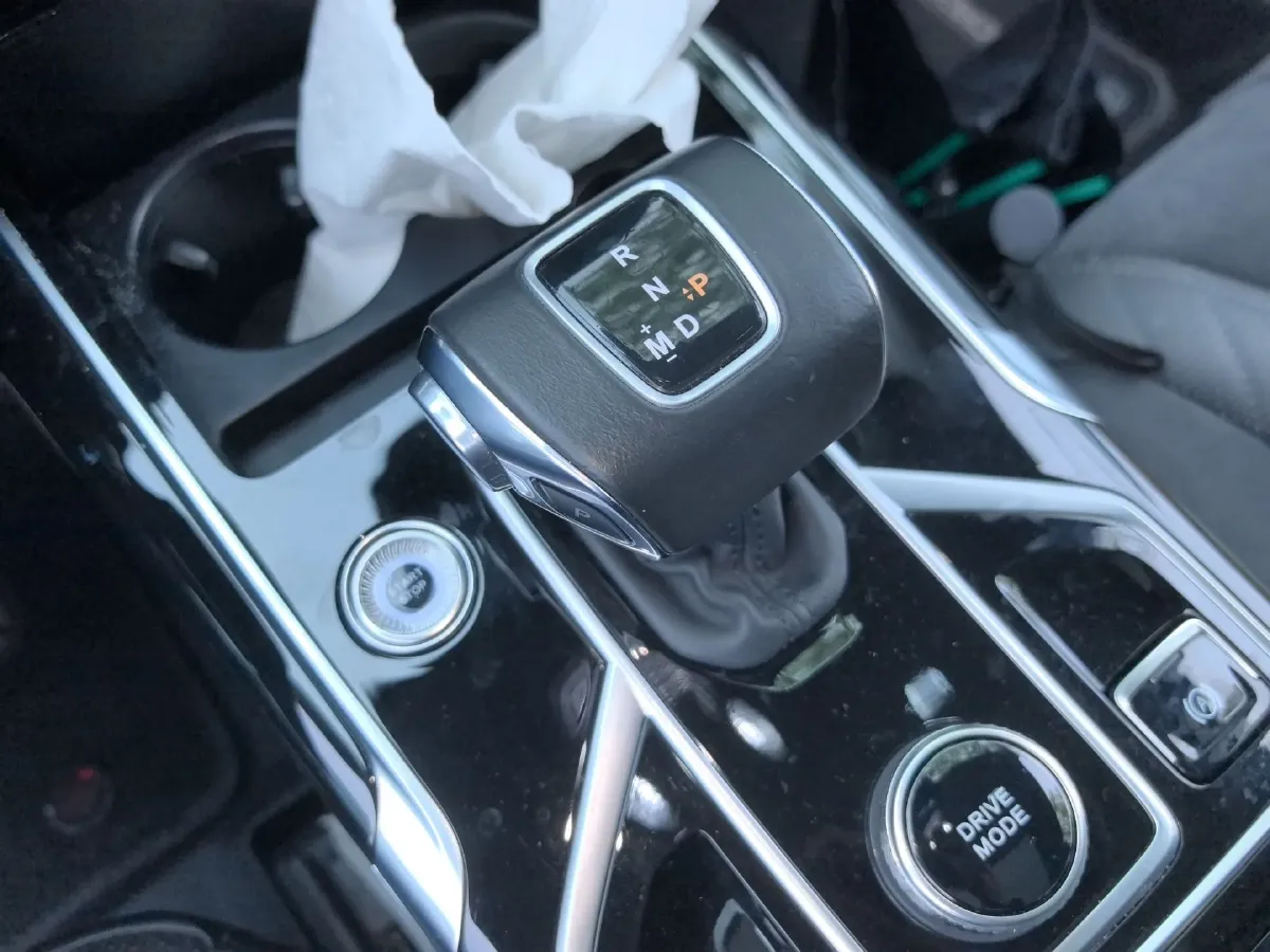 2022 HongQi HS5 2.0T 224HP L4 6AT,autocango,china used car exporter,china ev exporter,chinese used car exporter,chinese used ev exporter