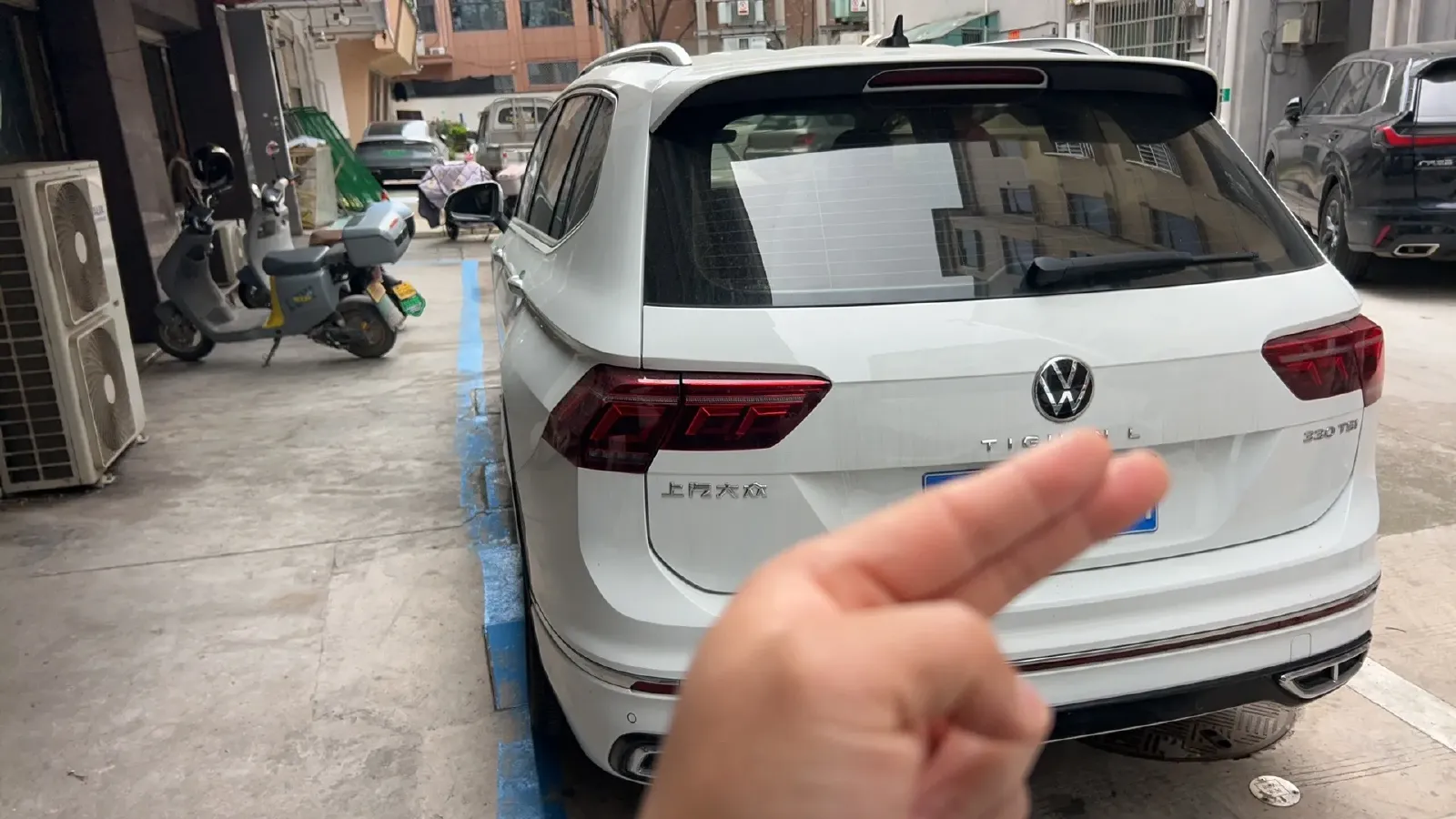 2023 Volkswagen Tiguan L 2.0T 186HP L4 7DCT,autocango,china used car exporter,china ev exporter,chinese used car exporter,chinese used ev exporter