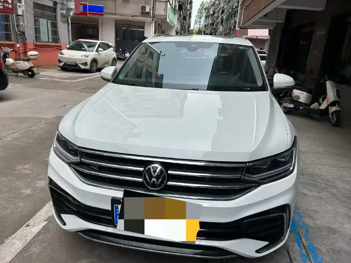 2023 Volkswagen Tiguan L 2.0T 186HP L4 7DCT,autocango,china used car exporter,china ev exporter,chinese used car exporter,chinese used ev exporter