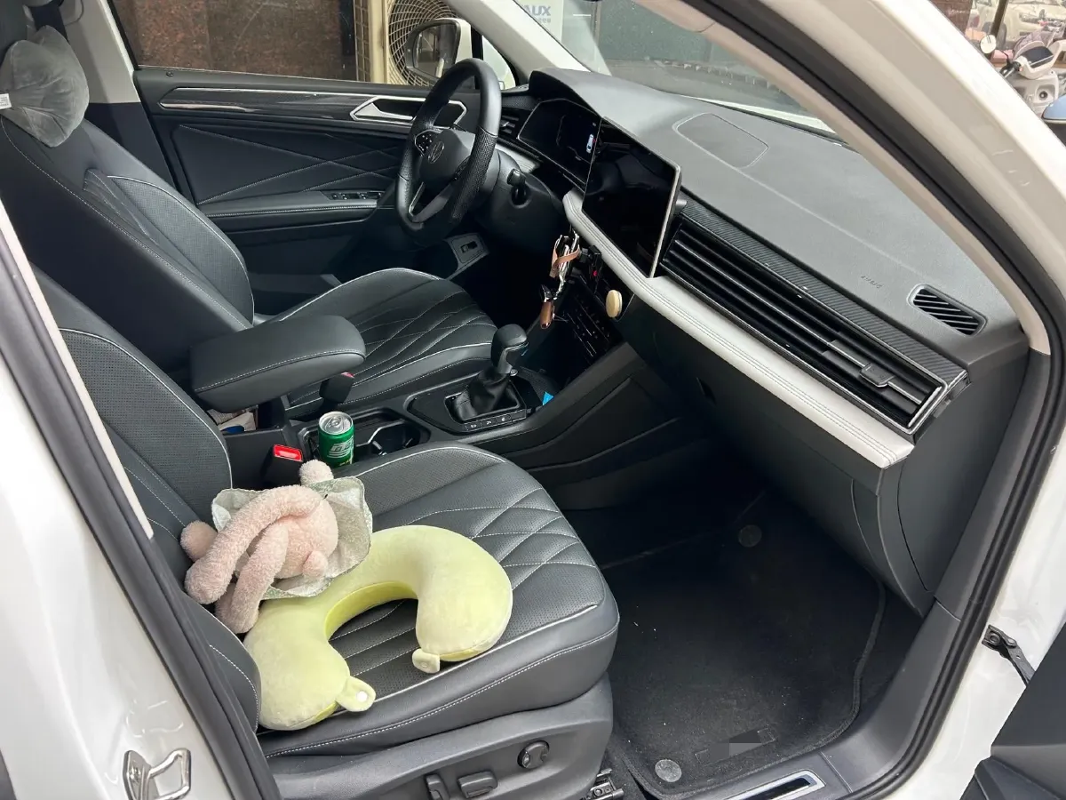 2023 Volkswagen Tiguan L 2.0T 186HP L4 7DCT,autocango,china used car exporter,china ev exporter,chinese used car exporter,chinese used ev exporter