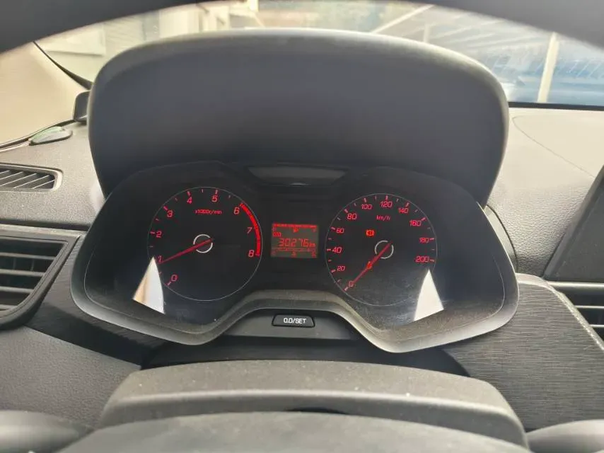 2016 BaoJun 310 1.2L 82HP L4 5MT,autocango,china used car exporter,china ev exporter,chinese used car exporter,chinese used ev exporter