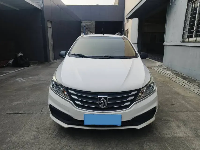 2016 BaoJun 310 1.2L 82HP L4 5MT,autocango,china used car exporter,china ev exporter,chinese used car exporter,chinese used ev exporter