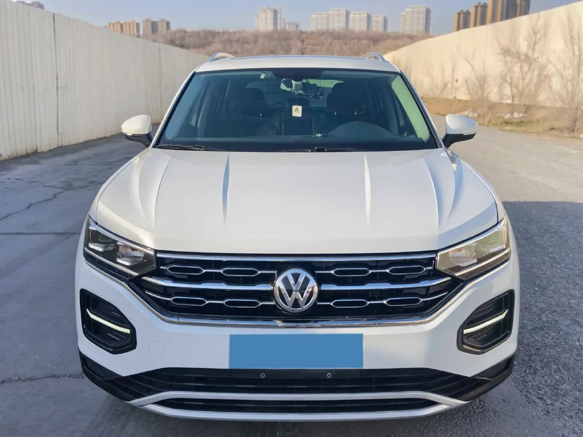 2019 MINI CLUBMAN 1.5T 102HP L3 6AT,autocango,china used car exporter,china ev exporter,chinese used car exporter,chinese used ev exporter