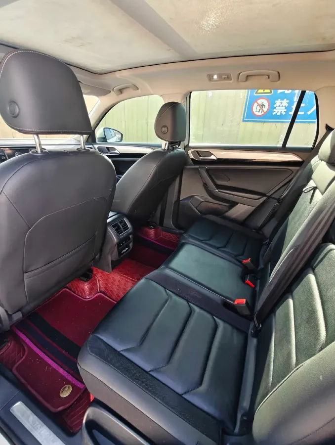 2019 MINI CLUBMAN 1.5T 102HP L3 6AT,autocango,china used car exporter,china ev exporter,chinese used car exporter,chinese used ev exporter