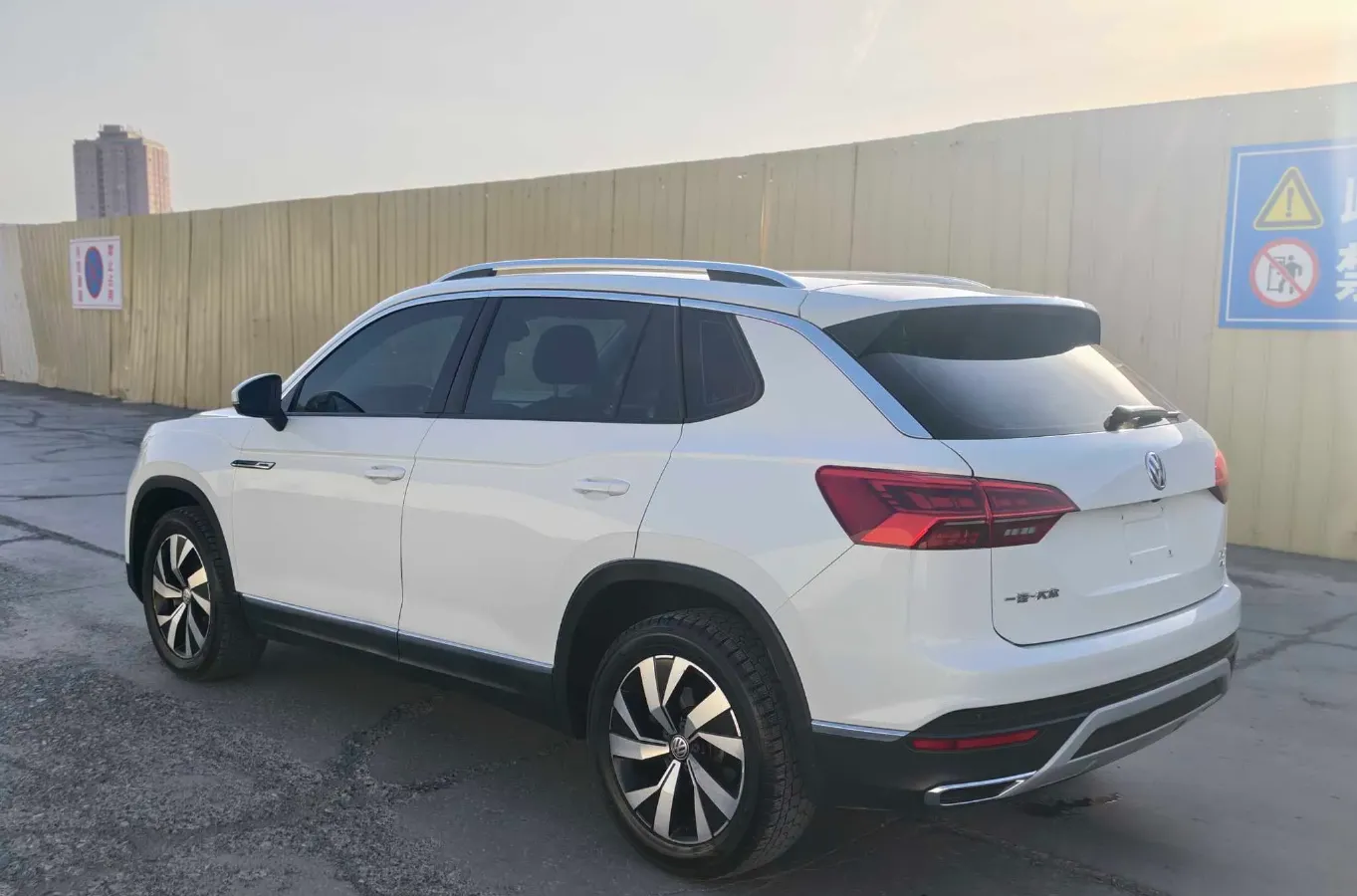 2019 MINI CLUBMAN 1.5T 102HP L3 6AT,autocango,china used car exporter,china ev exporter,chinese used car exporter,chinese used ev exporter