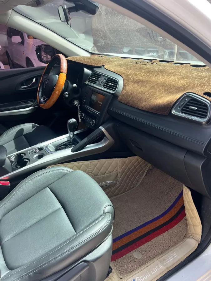 2017 Renault Kadjar 2.0L 150HP L4 CVT,autocango,china used car exporter,china ev exporter,chinese used car exporter,chinese used ev exporter