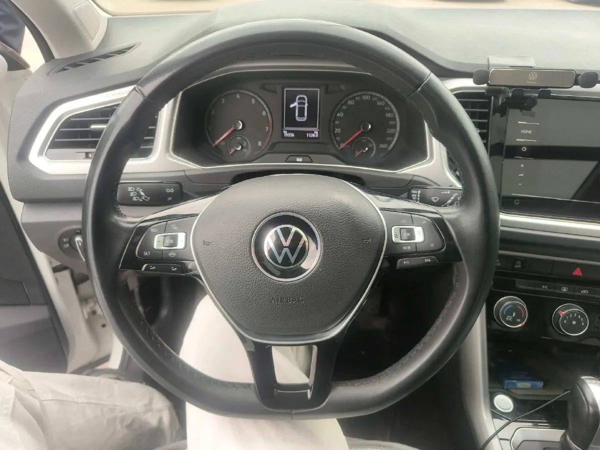 2022 Volkswagen T-Roc 1.4T 150HP L4 7DCT,autocango,china used car exporter,china ev exporter,chinese used car exporter,chinese used ev exporter