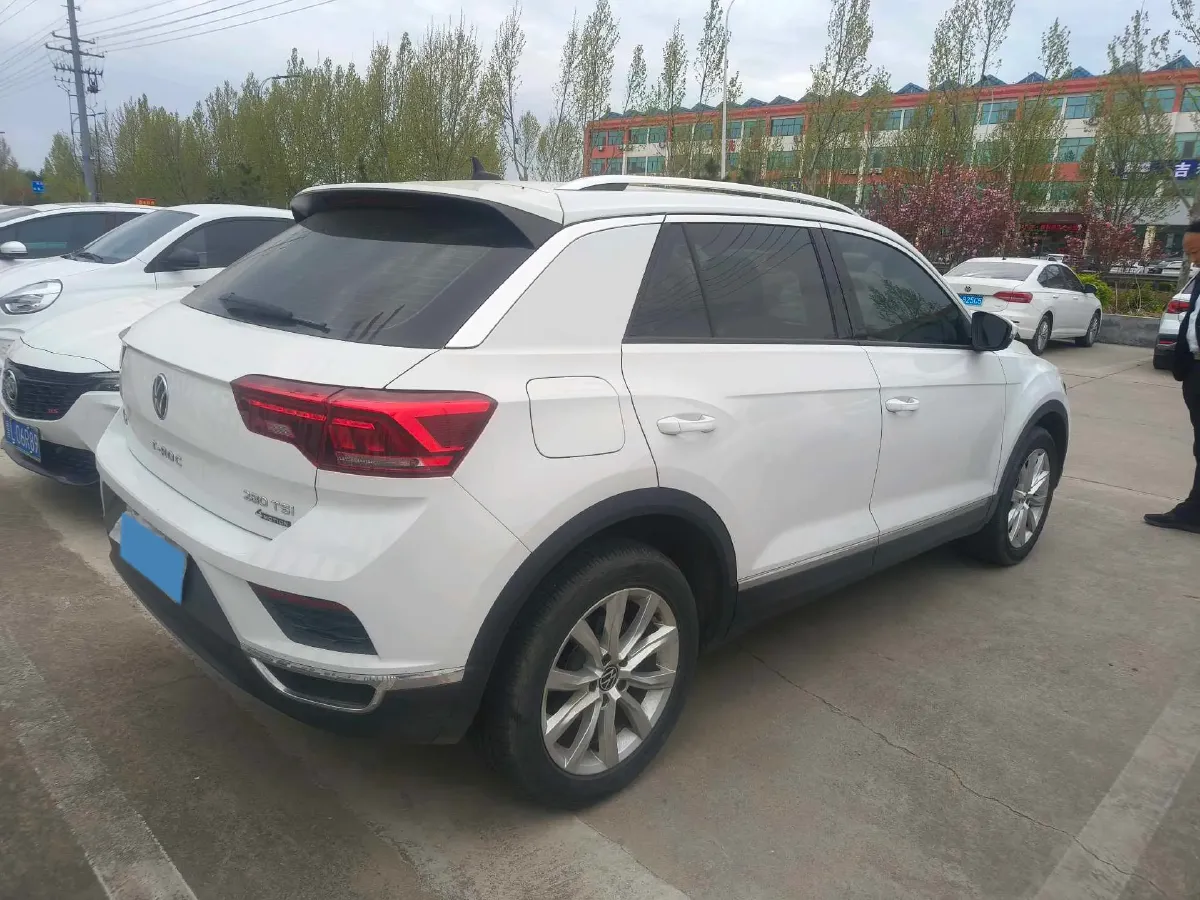 2022 Volkswagen T-Roc 1.4T 150HP L4 7DCT,autocango,china used car exporter,china ev exporter,chinese used car exporter,chinese used ev exporter