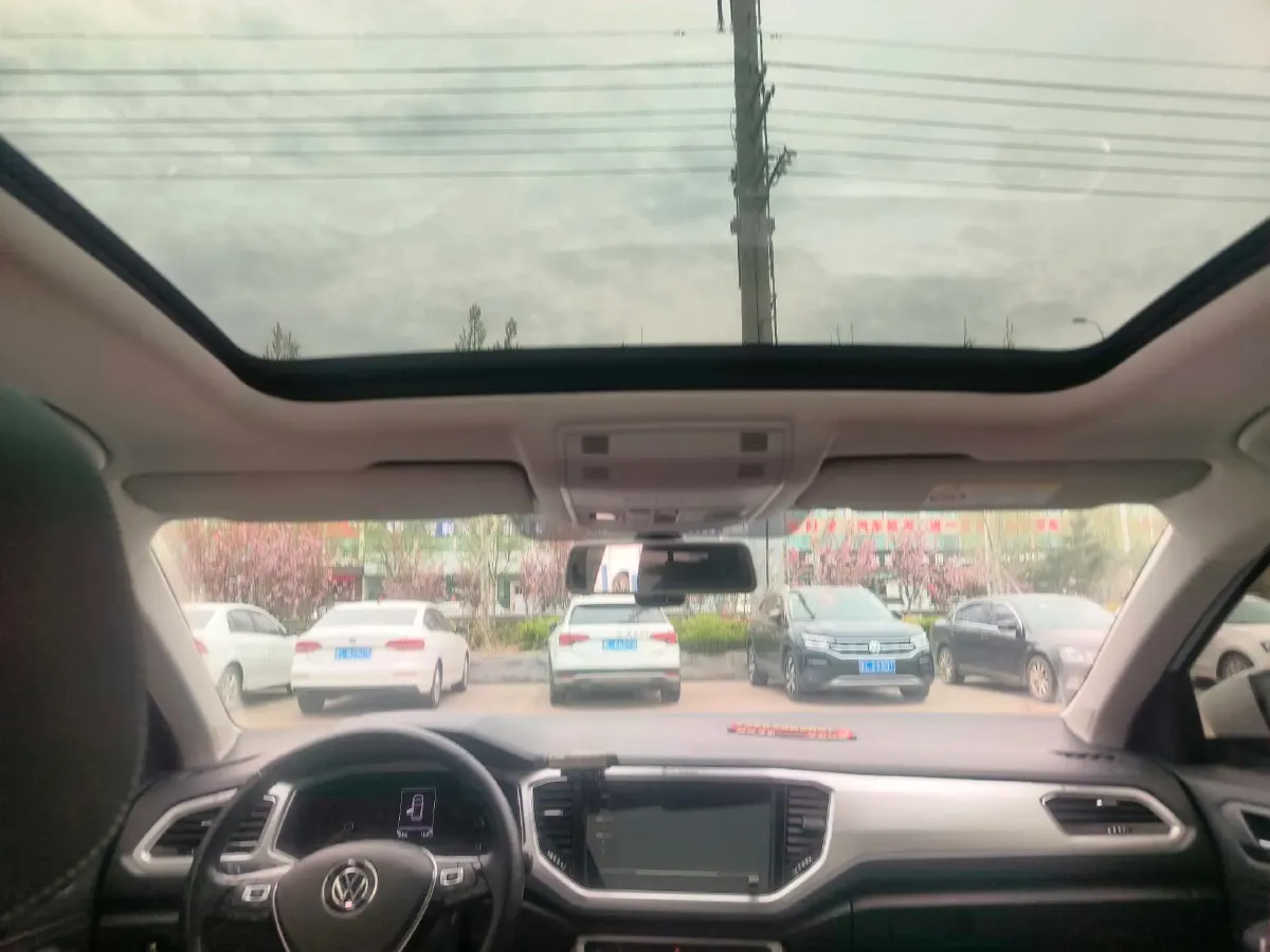 2022 Volkswagen T-Roc 1.4T 150HP L4 7DCT,autocango,china used car exporter,china ev exporter,chinese used car exporter,chinese used ev exporter