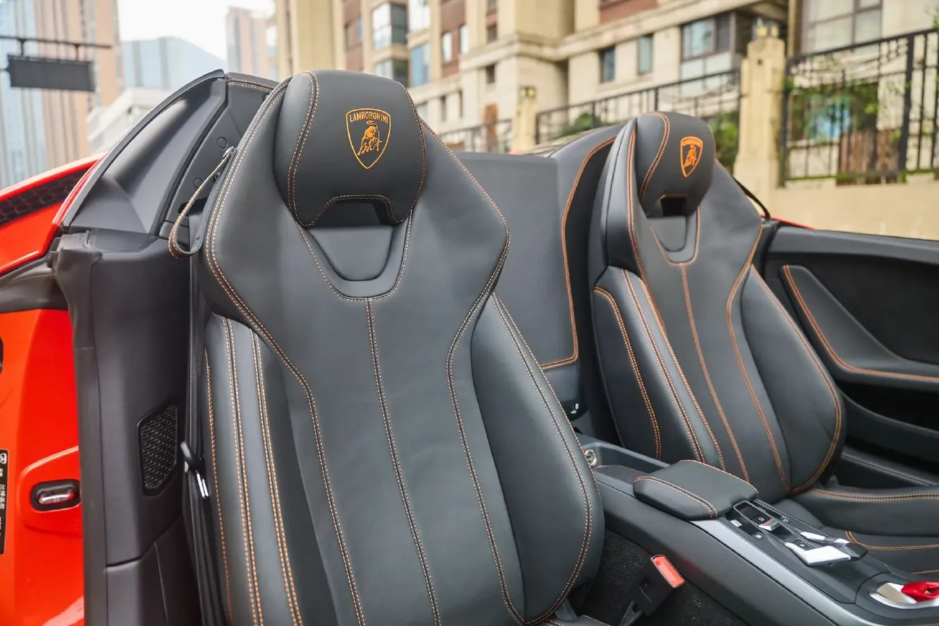 2019 Lamborghini Huracán 5.2L 640HP V10 7DCT,autocango,china used car exporter,china ev exporter,chinese used car exporter,chinese used ev exporter