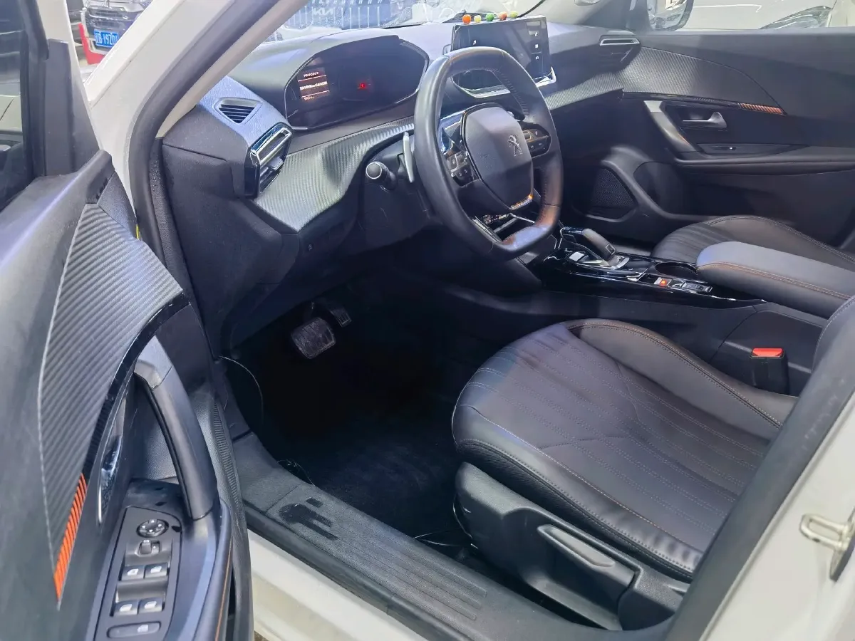 2022 Peugeot 2008 1.2T 136HP L3 6DCT,autocango,china used car exporter,china ev exporter,chinese used car exporter,chinese used ev exporter